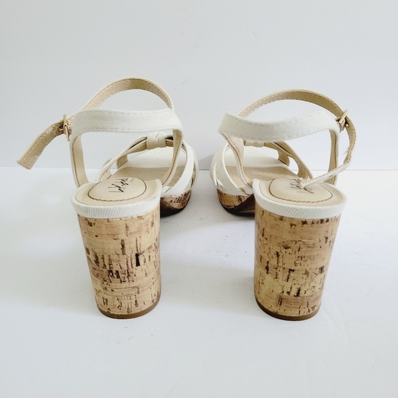 NEW Life Stride White Platforms Sandals - Picture 3 of 6